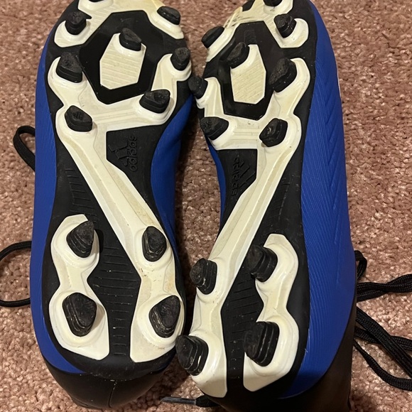 Adidas cleats (size 7) - Picture 3 of 4